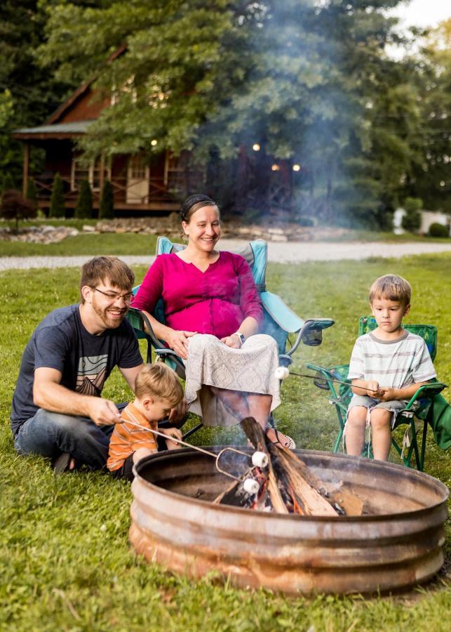 Вилла Blue Spruce . Trailside Lodging Миллерсберг Экстерьер фото